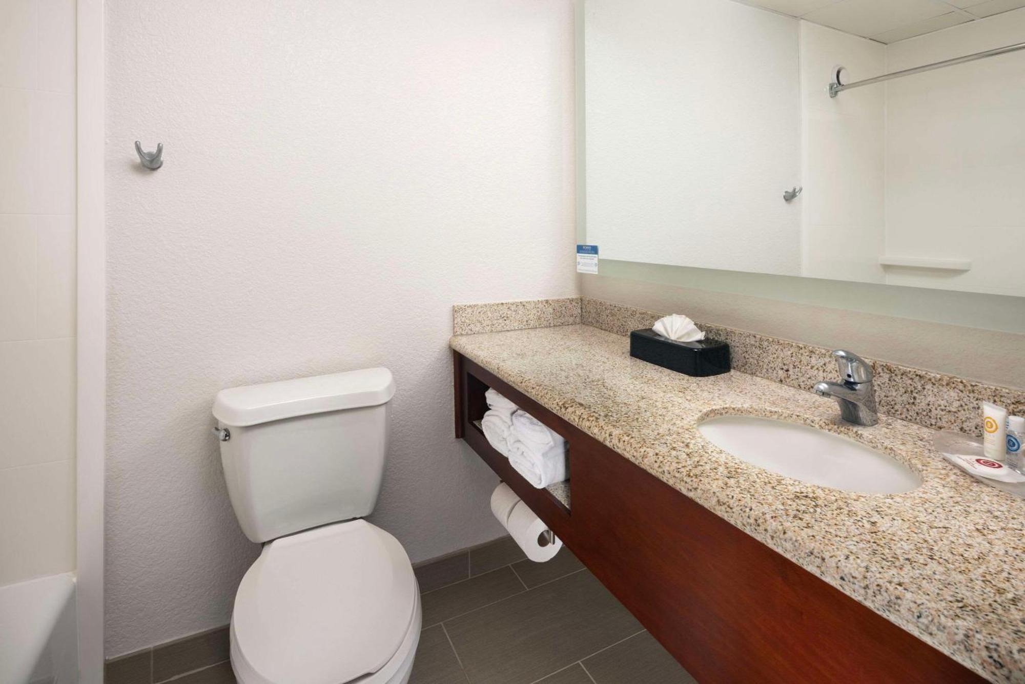 Comfort Suites Outlet Center Asheville Zewnętrze zdjęcie