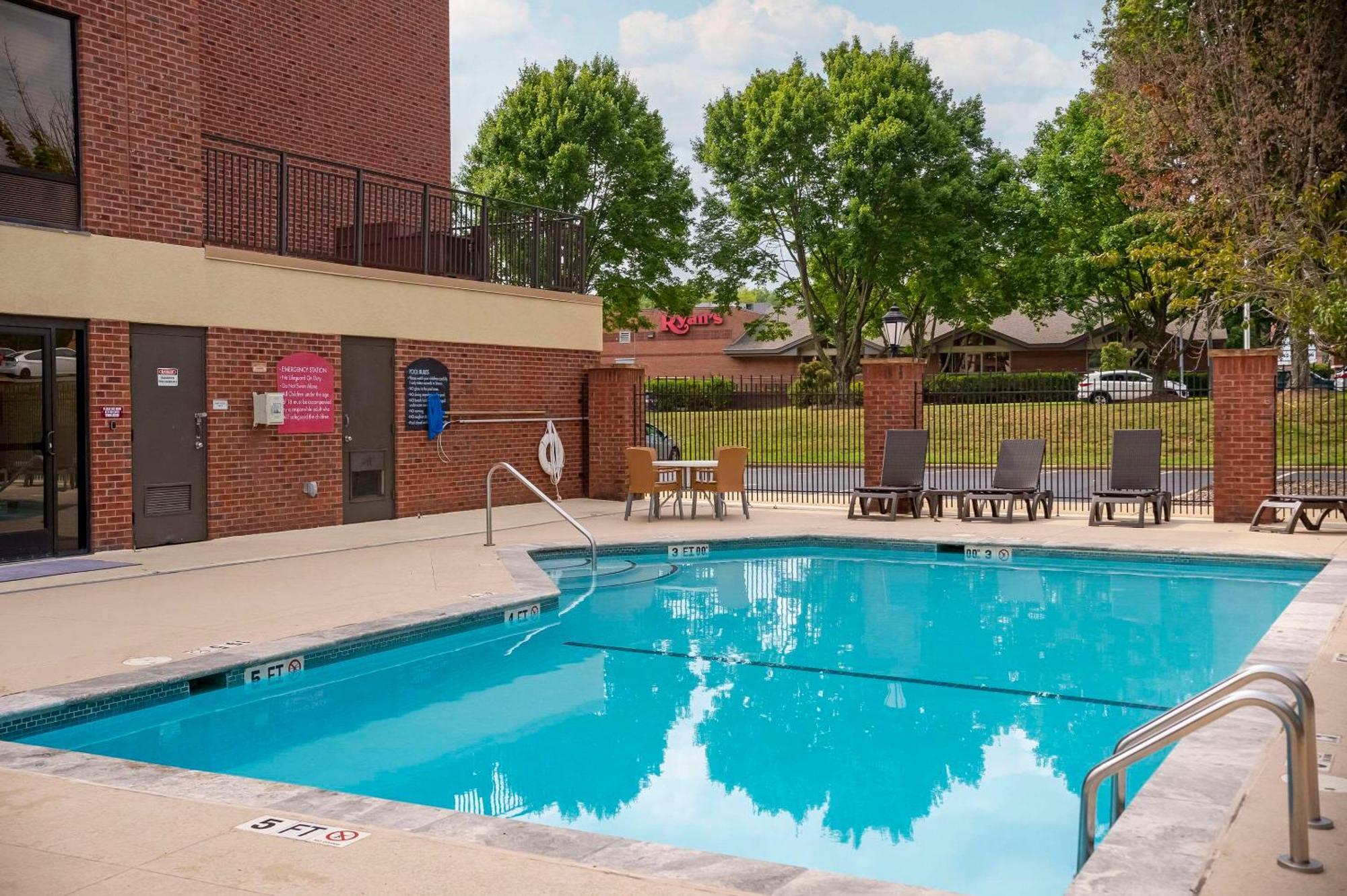Comfort Suites Outlet Center Asheville Zewnętrze zdjęcie